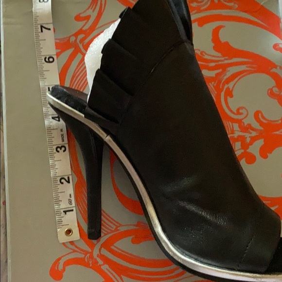 Kelsi Dagger Brooklyn Camelot Ruffle heels ☀️☀️☀️ - Picture 7 of 10